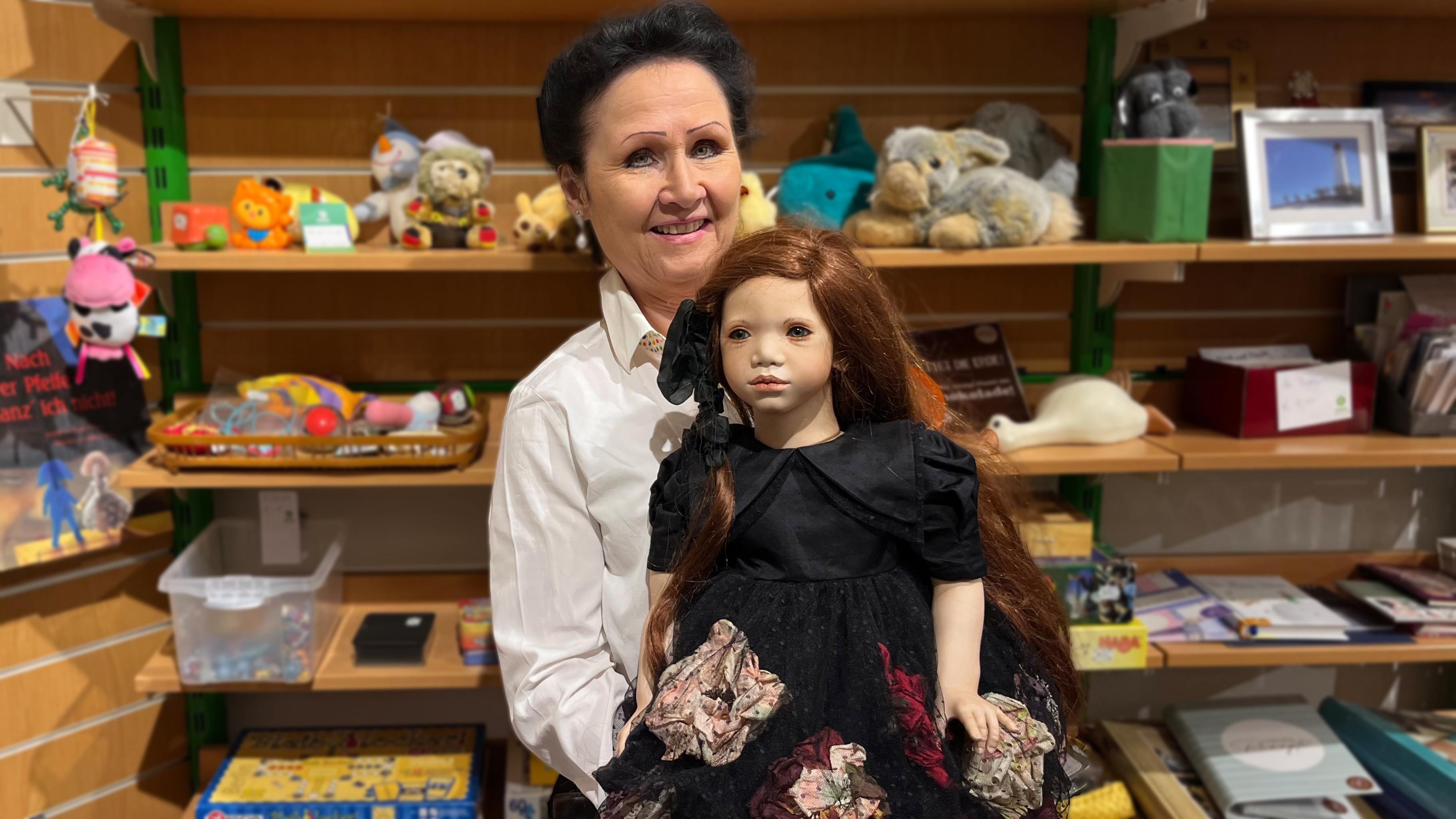 Therese mit Porzellan-Puppen von Annette Himstedt