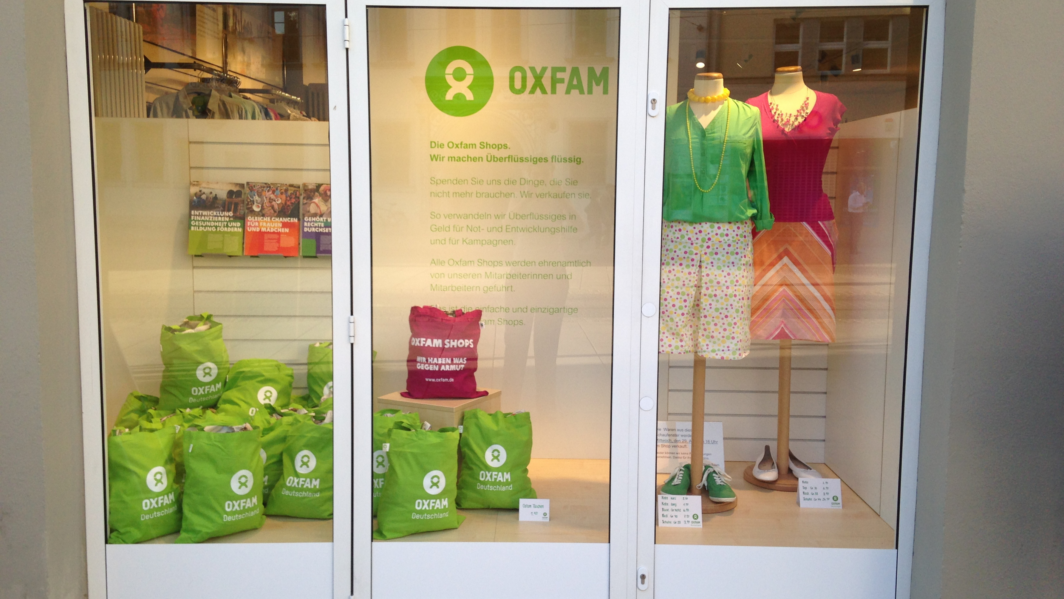 Oxfam Shop Erfurt - Schaufenster