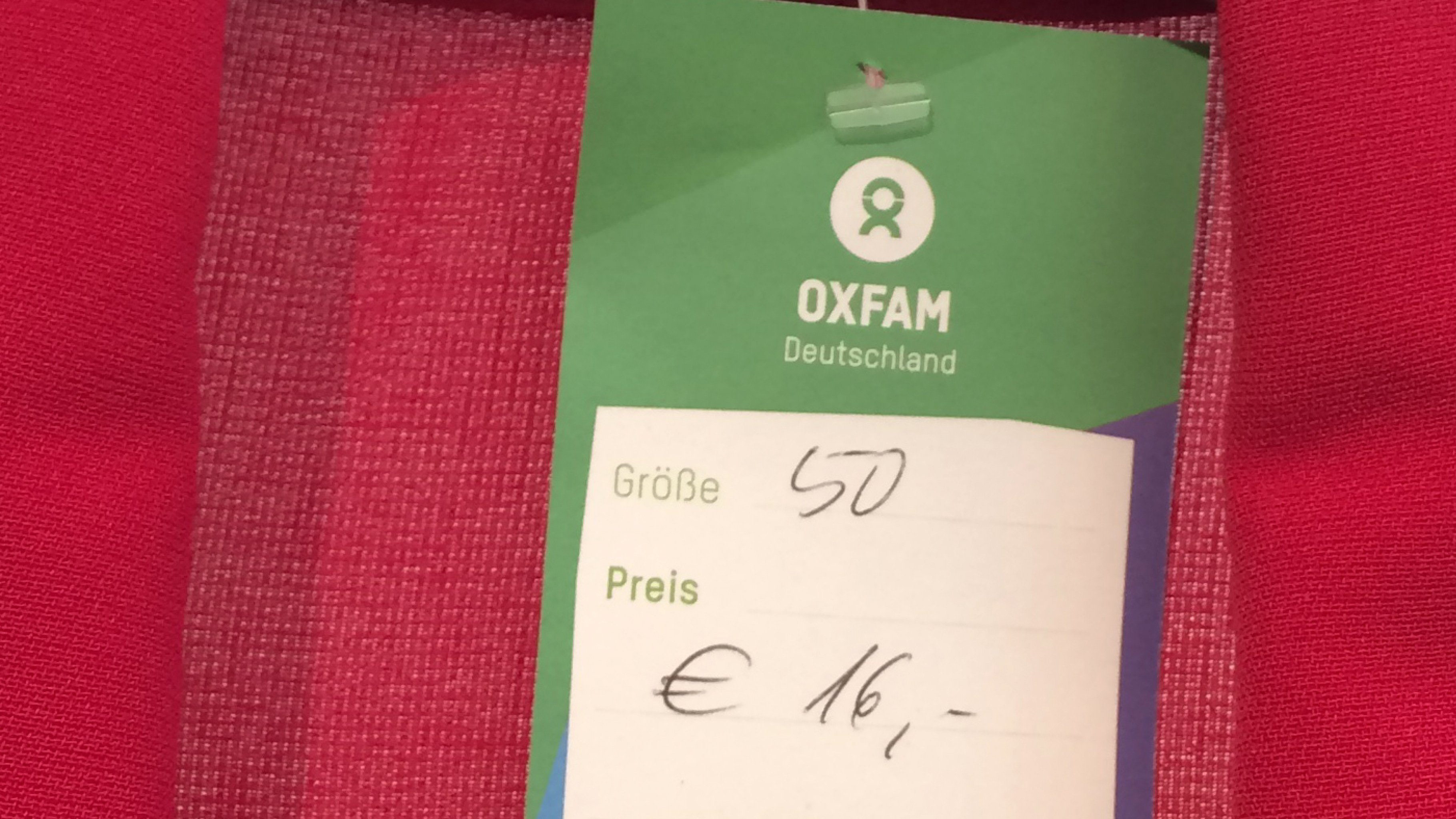 Große Größen im Oxfam Shop