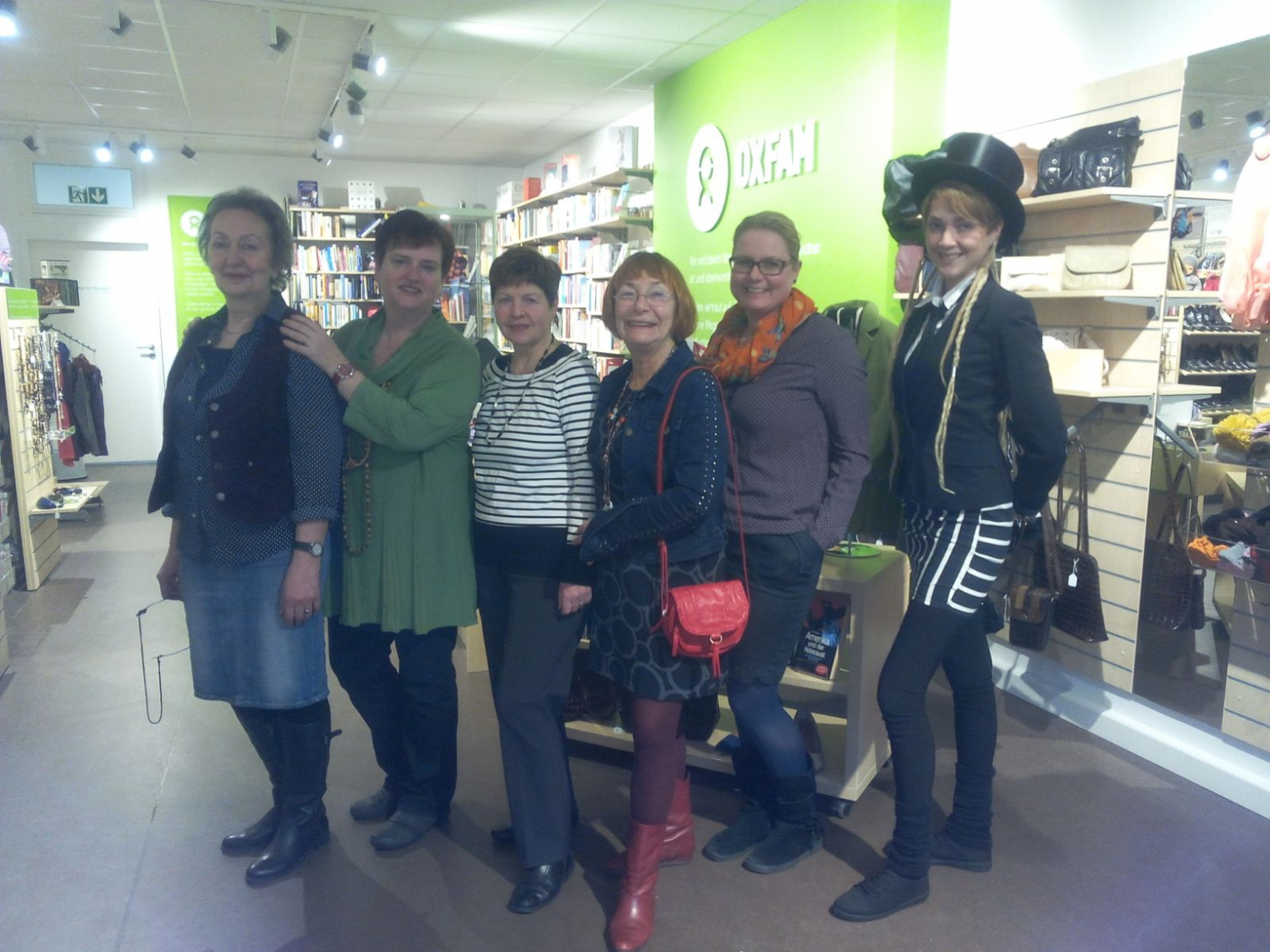 Ehrenamtliche Mitarbeiterinnen im Erfurter Oxfam Shop