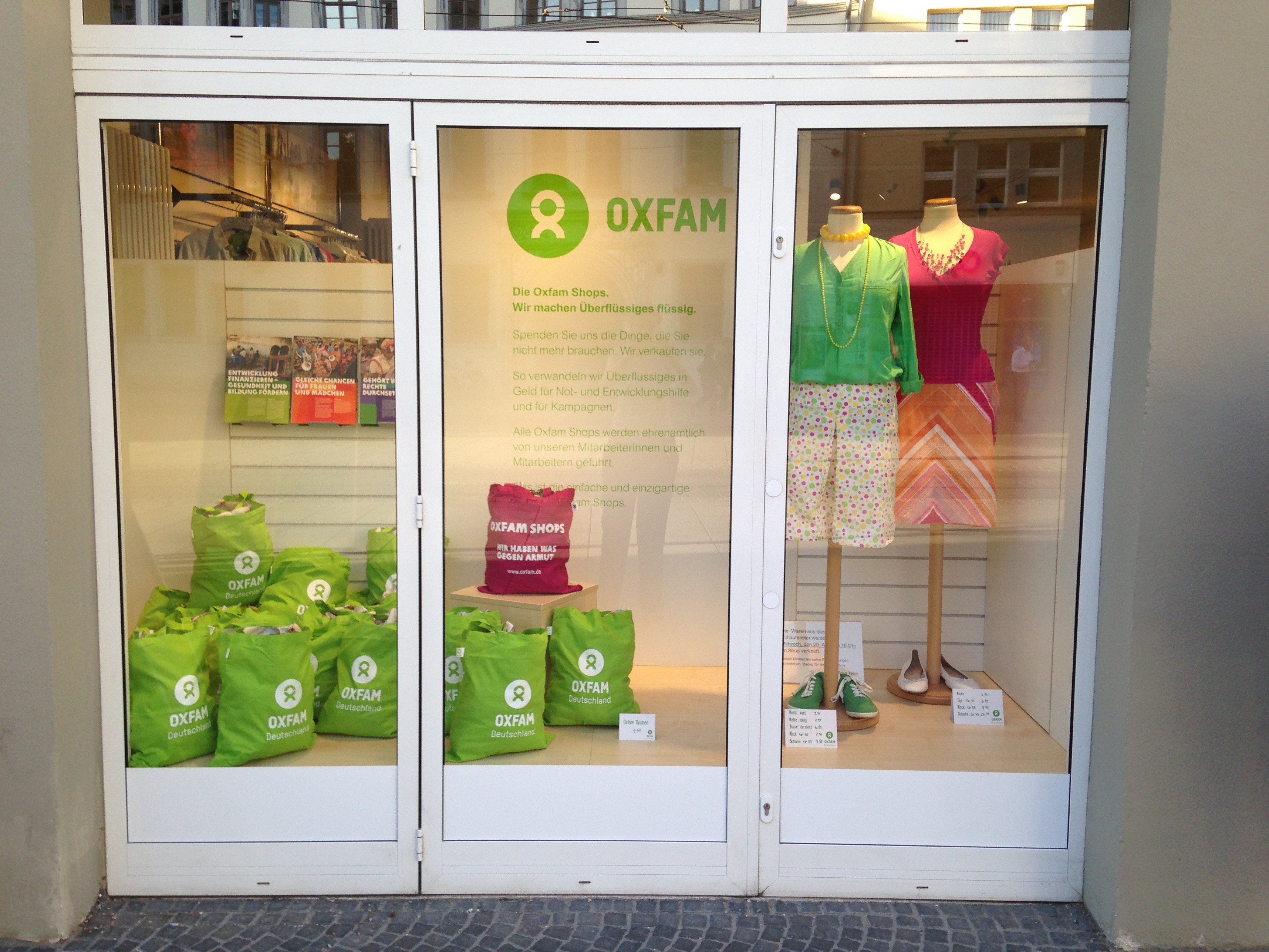 Oxfam Shop Erfurt - Schaufenster