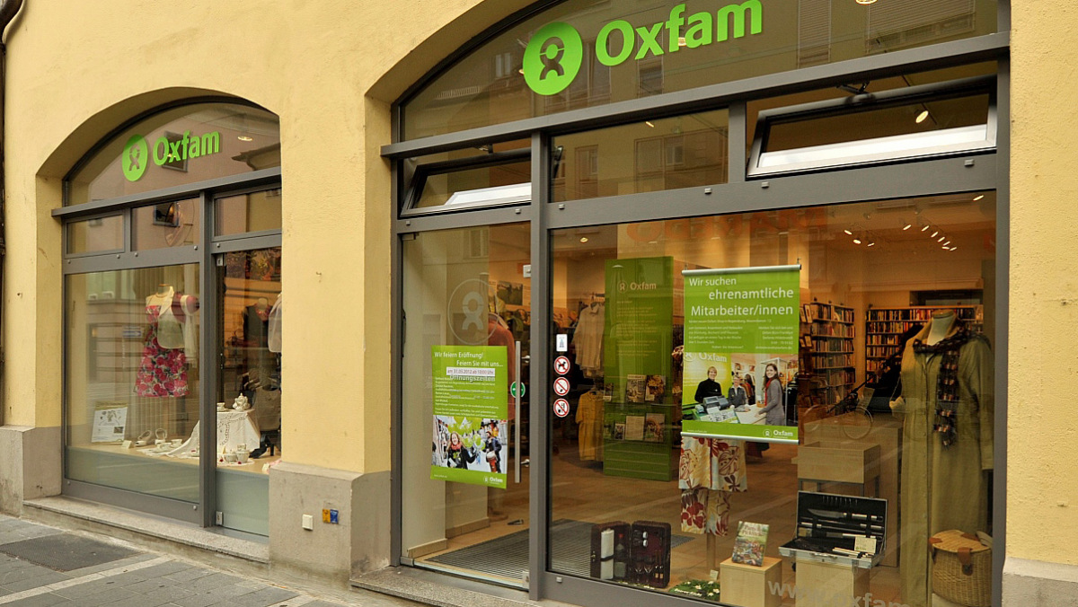 Oxfam Shop Regensburg - Außenansicht