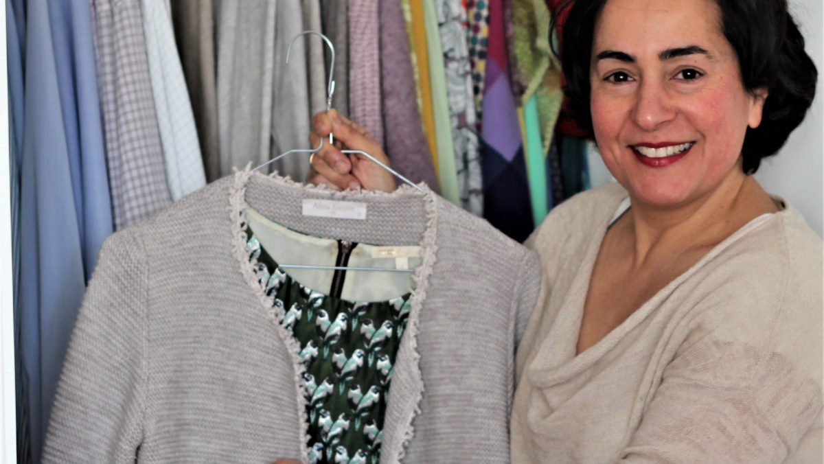 Aufräum-Coachin und Ehrenamtliche im Oxfam Shop am Ku´damm: Susan Amsler-Parsia-Parsi