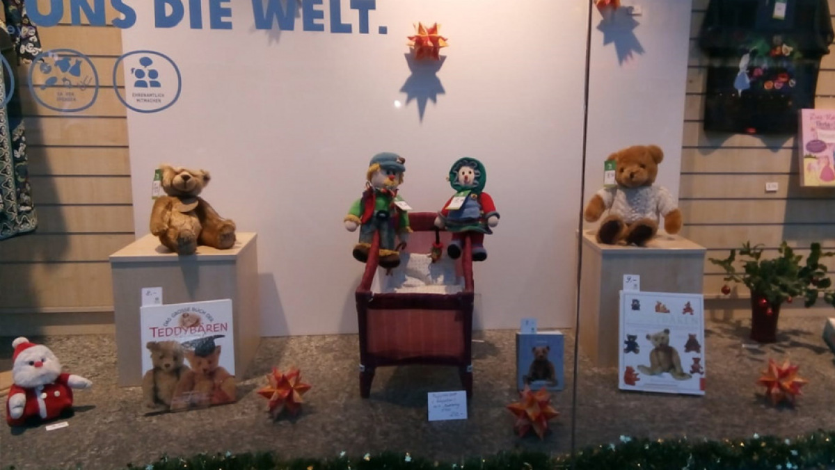 Oxfam Shop Berlin-Schöneberg: Schaufensterverkauf am 12. Dezember 2018 Weihnachtssachen