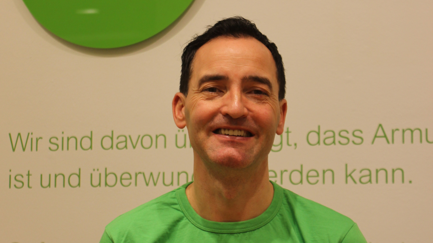 der Ehrenamtliche Frank Zaremba aus dem Oxfam Shop Leipzig