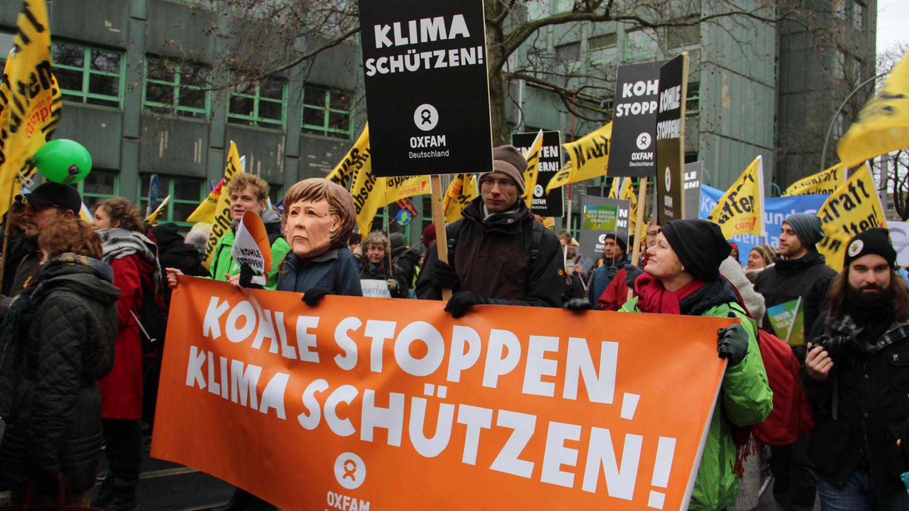 Demonstration zum Global Climate March in Berlin vor dem Pariser Klimagipfel