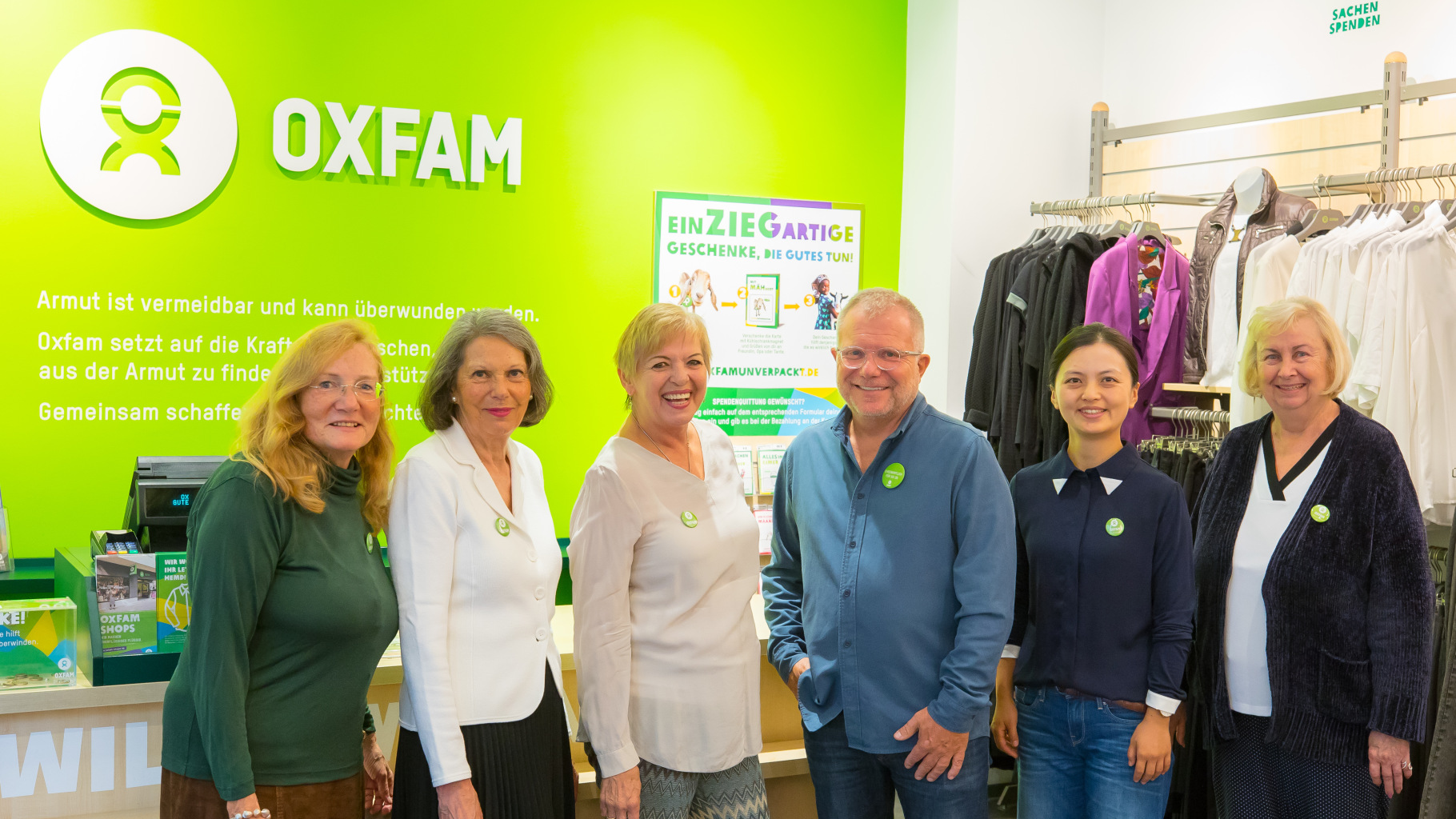 Ehrenamtliche im Oxfam Shop Frankfurt-Sachsenhausen