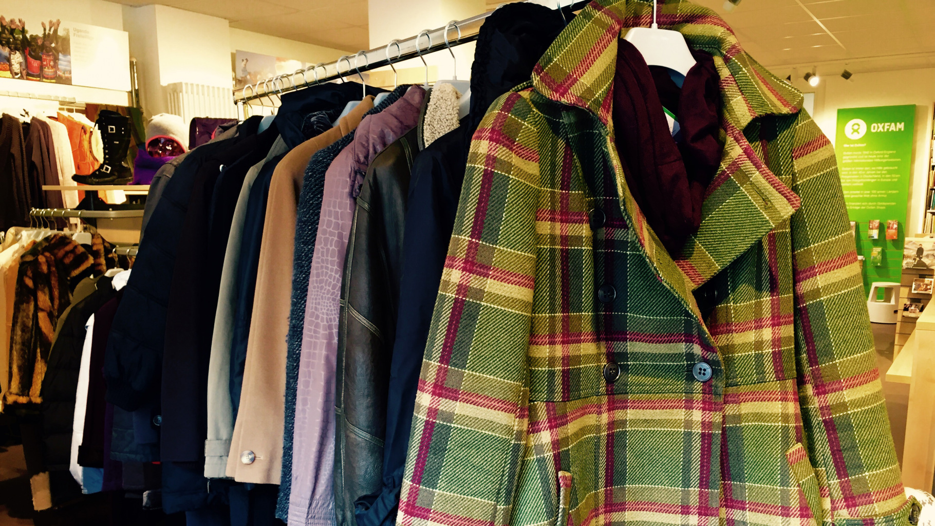 Jacken und Mäntel für den Winter im Oxfam Shop