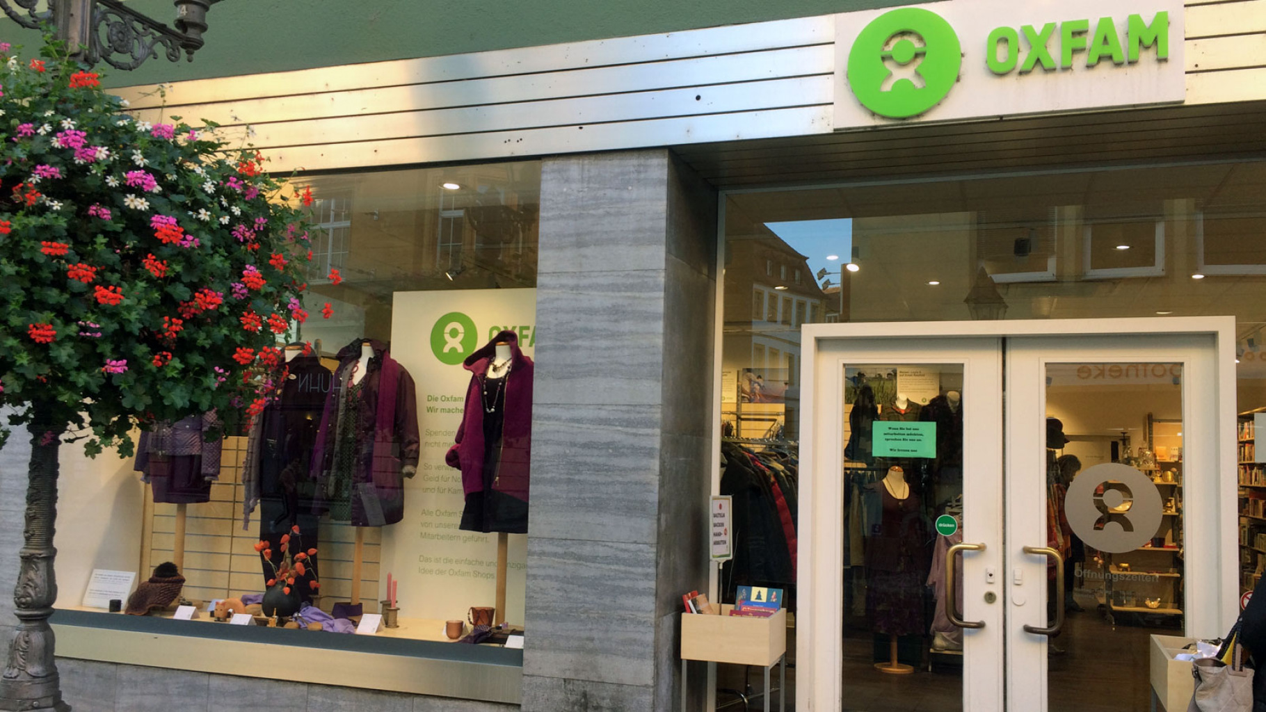 Oxfam Shop Würzburg Außenansicht