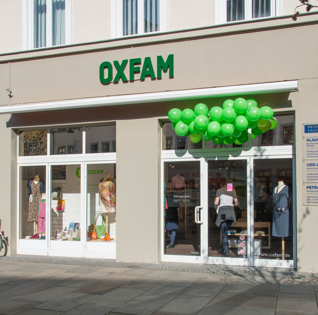 Oxfam Shop Erfurt - Außenansicht