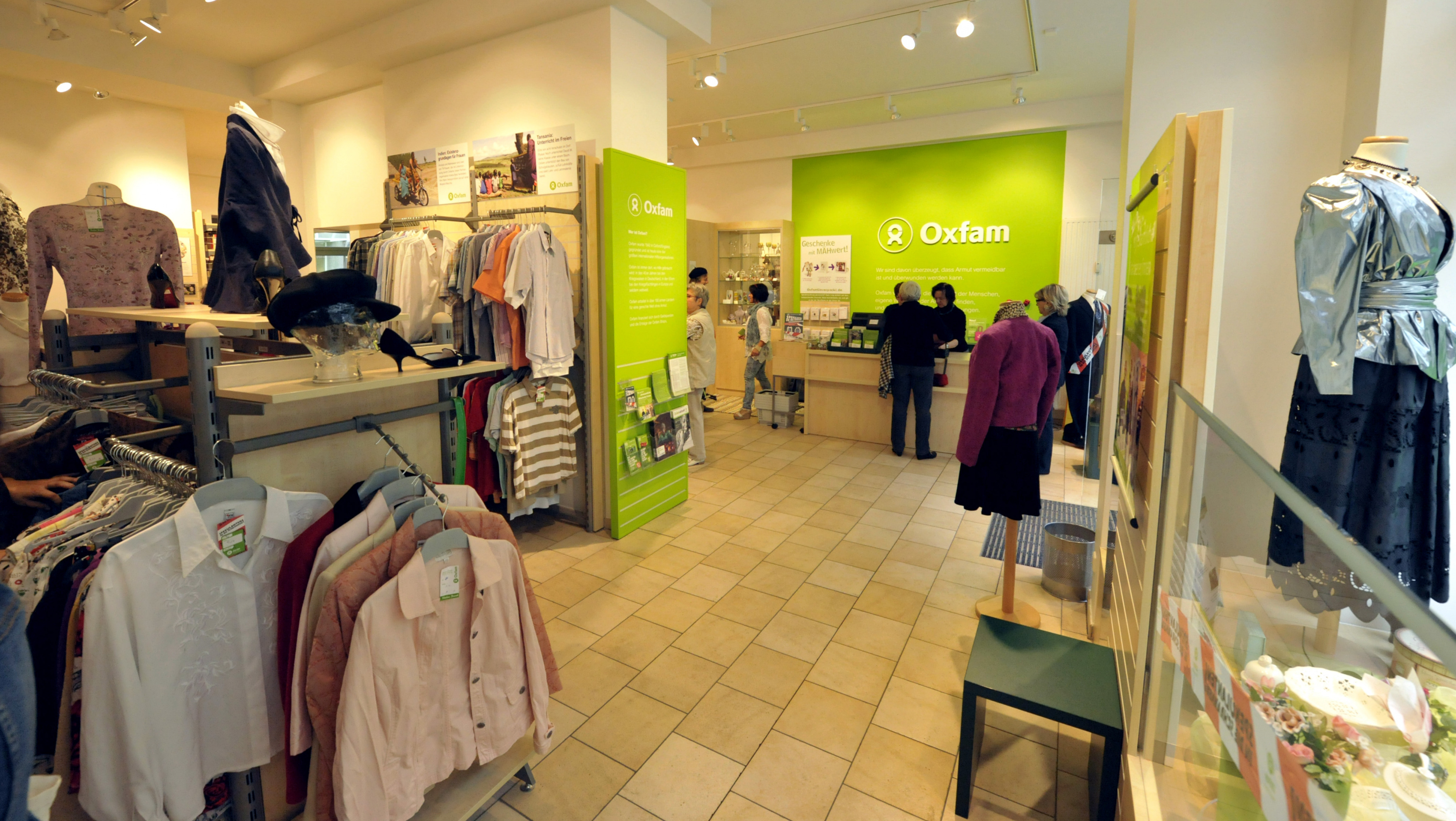 Oxfam Shop Regensburg - Fashion