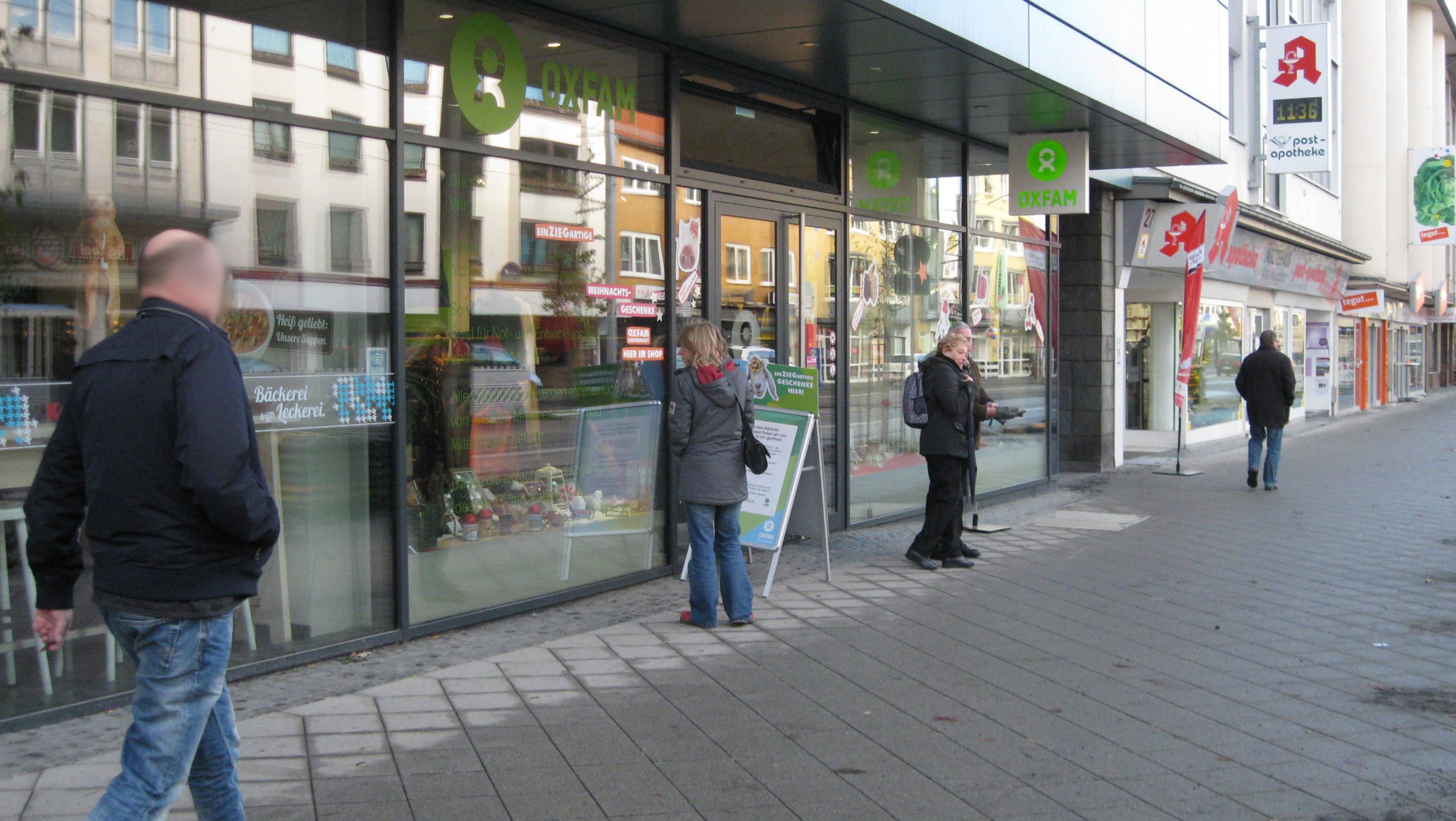 Oxfam Shop Kasse Außenansicht