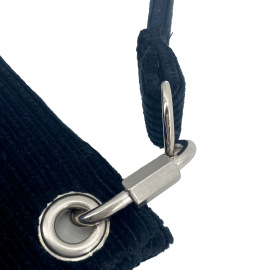 Upcycling-Unikat: Cord-Tasche blau – Befestigung Henkel