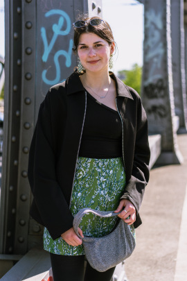 Leonie Müller in einem Outfit aus dem Oxfam MOVE Berlin