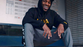 Musa ist live bei der Eröffnung im neuen Oxfam Shop Berlin-Kreuzberg. Musa ist live bei der Eröffnung im neuen Oxfam Shop Berlin-Kreuzberg.
