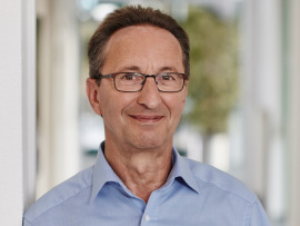Ehrenamtlicher Leo Bläser aus dem Oxfam Shop Aachen