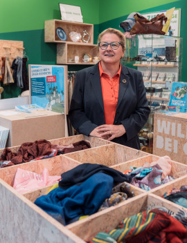 Svenja Schulze trägt auf dem Foto einen Anzug von ihrer Mutter.