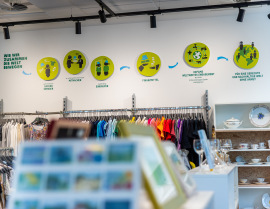 Innenansicht des Oxfam Shops in Halle/Saale