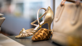 Damenschuh für den Sommer im Oxfam Shop