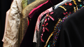 festliche Mode im Oxfam Shop