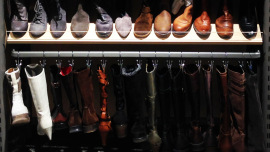 Stiefel im Oxfam Shop