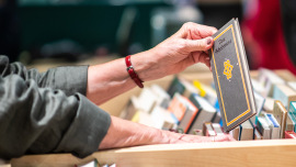 Bücher im Oxfam Buchshop Berlin