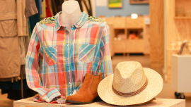Sommermode im Oxfam Shop