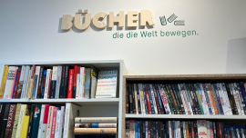 Innenansicht des Oxfam Shop Halle