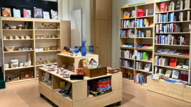 Innenansicht vom Oxfam Buchshop Berlin-Schöneberg