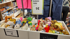 Plüschtiere im Oxfam Shop
