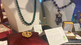 Schmuck aus dem Oxfam Shop