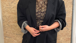 Secondhand-Outfit mit schwarzem Blazer