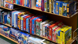 Spiele im Oxfam Shop