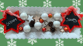 Weihnachtliche Dekoration gibt es in den Oxfam Shops.