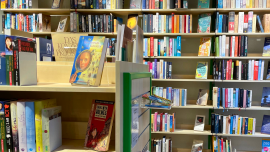 Große Bücherauswahl in den Oxfam Shops