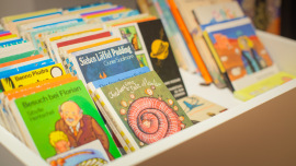 Vorlesetag im Oxfam Shop