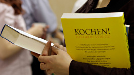 Bücher aus verschiedenen Themenbereichen gibt es im Oxfam Shop