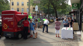 Café-Mobil von radioBERLIN 88,8 vom RBB zu Besuch im Oxfam MOVE Berlin