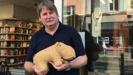 Ralf Heidrich mit dem Rupfentier