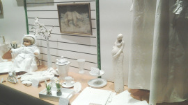 Schaufenster Oxfam Shop: Thema Weißes