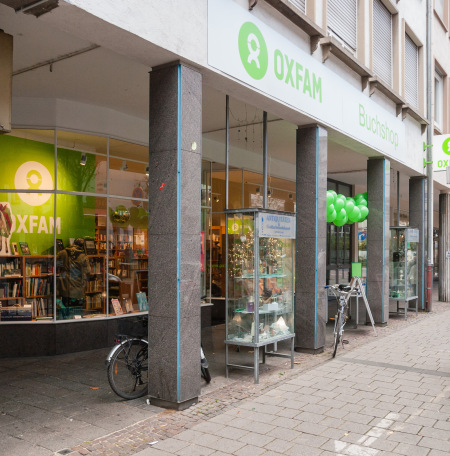 Oxfam Shop Darmstadt - Buchshop Außenansicht