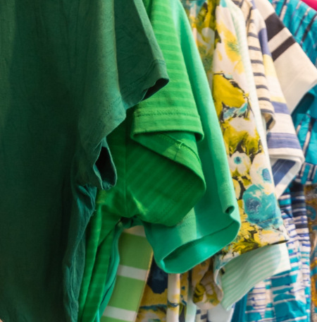 Kleidung aus den Oxfam Shops