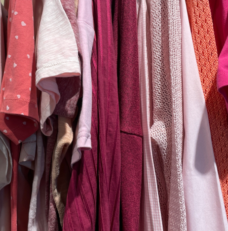 Kleidung aus den Oxfam Shops