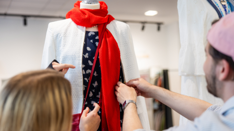 Kleiderpuppe im Oxfam Shop