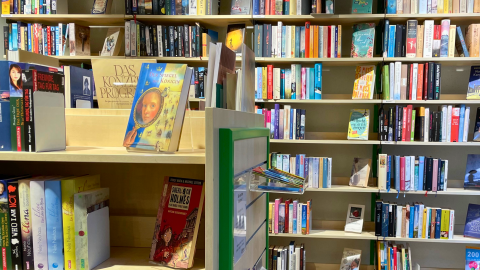 Große Bücherauswahl in den Oxfam Shops