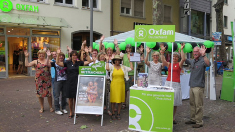 Das ehrenamtliche Shop-Team aus dem Fashionshop Ulm beim Kampagnen-Aktionstag im Jahr 2015