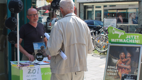 Der Ehrenamtliche Friedhelm J. beim Kampagnen-Aktionstag 2015.