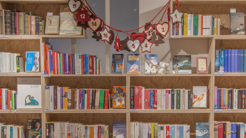 Weihnachtszeit im Oxfam Shop
