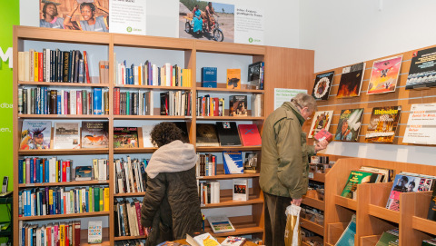 Oxfam Shop Darmstadt - Buchshop Innenansicht