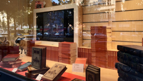 Antiquarische Bücher im Schaufenster des Oxfam Shops